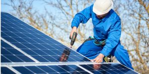 Installation Maintenance Panneaux Solaires Photovoltaïques à Campugnan